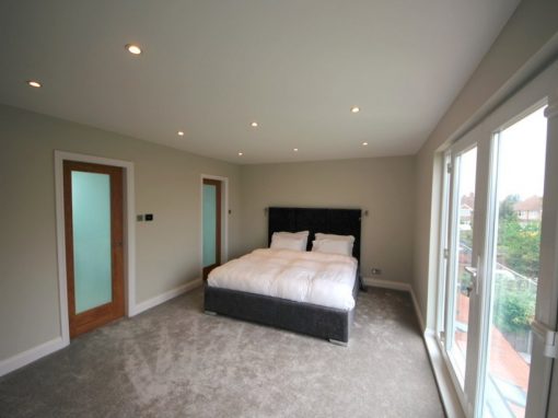 1930 OLD GABLE ROOF VOID STUNNING LIVING SPACE