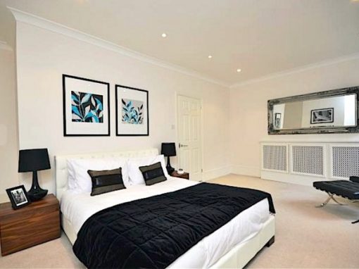 LARGE BRIGHT BEDROOM…